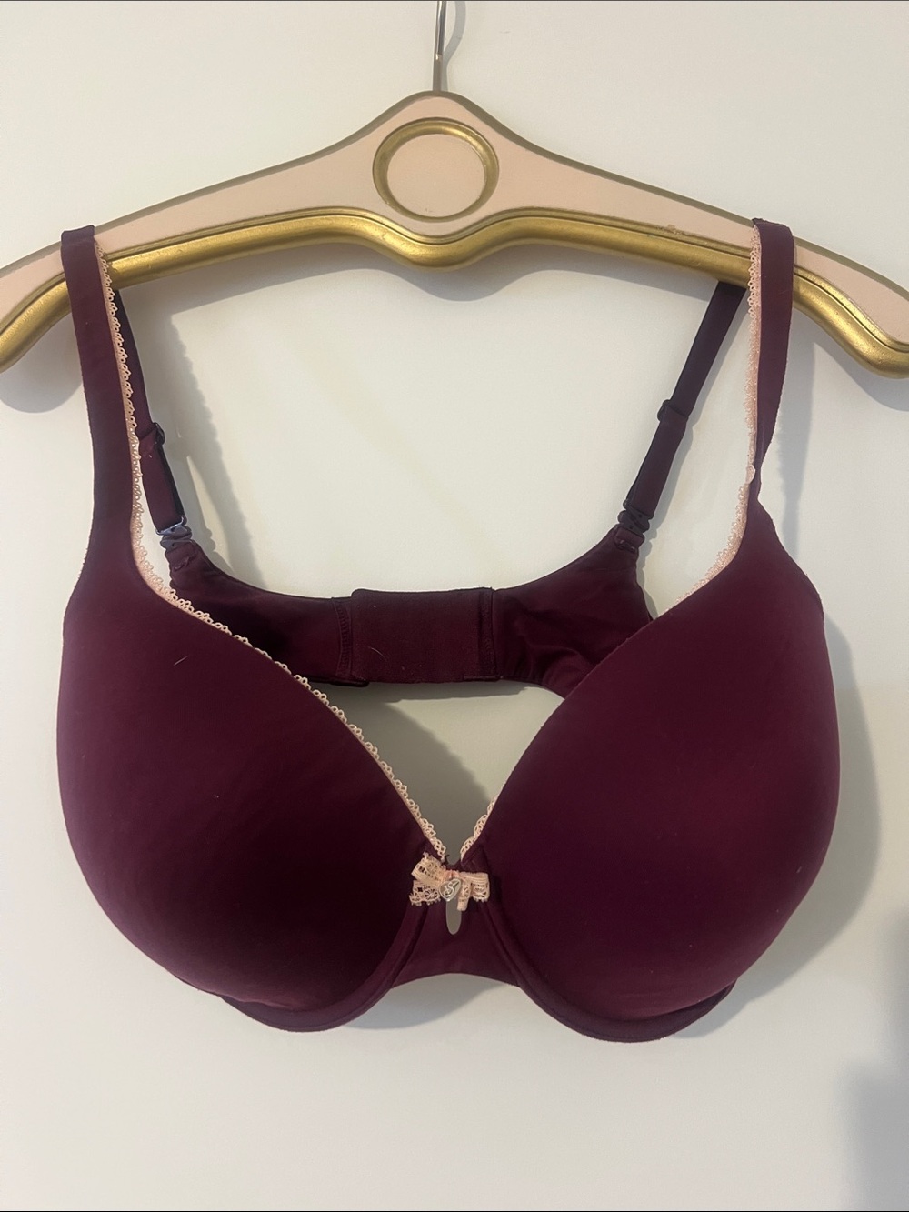 Victoria's Secret Maroon Molded T-Shirt Bra with Light Pink Lace 36DD wore 3x!